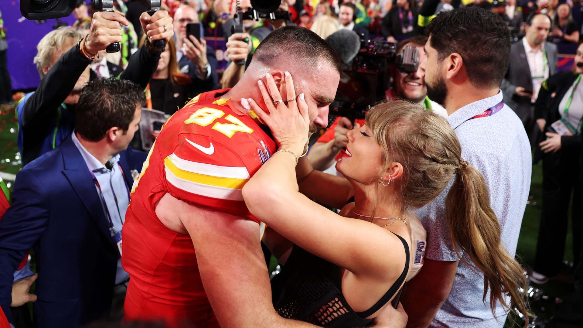 Taylor Swift y Travis Kelce: ¿Repetirán su icónico beso en el Super Bowl 2025?