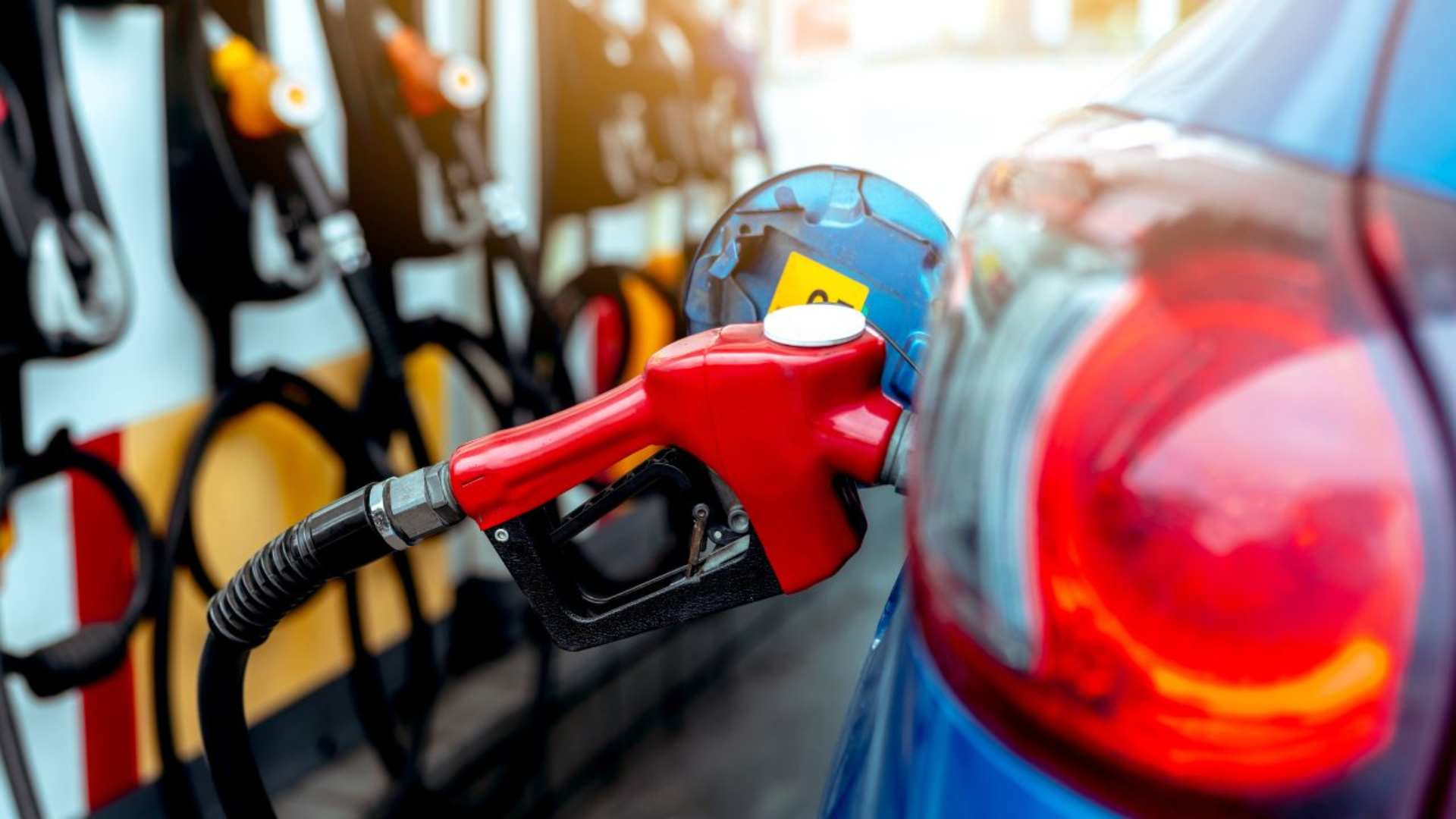 Rebajas en los precios de los combustibles en Honduras; excepto la regular