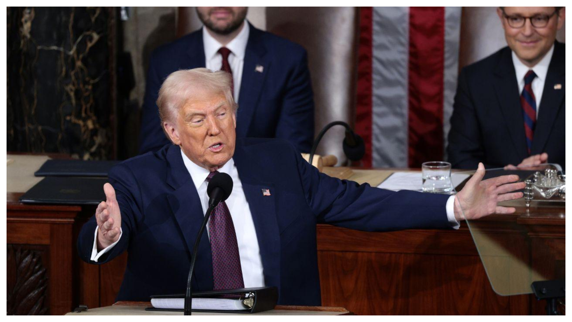 Trump solicita recursos federales para llevar a cabo la "deportación más grande de la historia" en EE.UU.